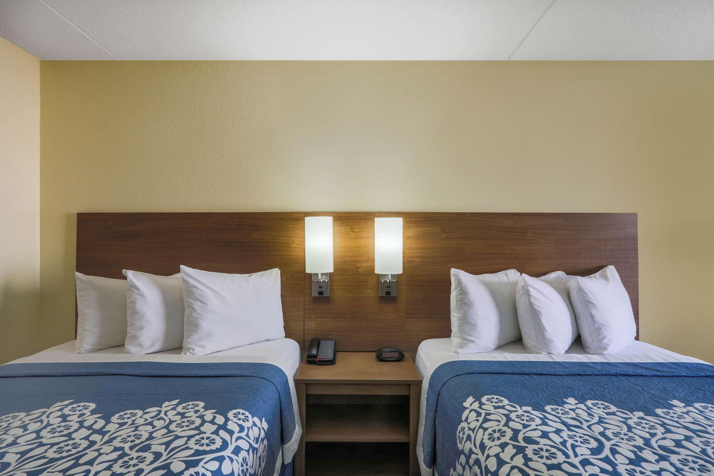Days Inn By Wyndham Newark Wilmington Luaran gambar