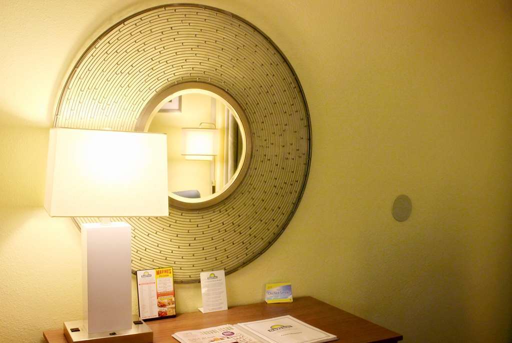 Days Inn By Wyndham Newark Wilmington Bilik gambar