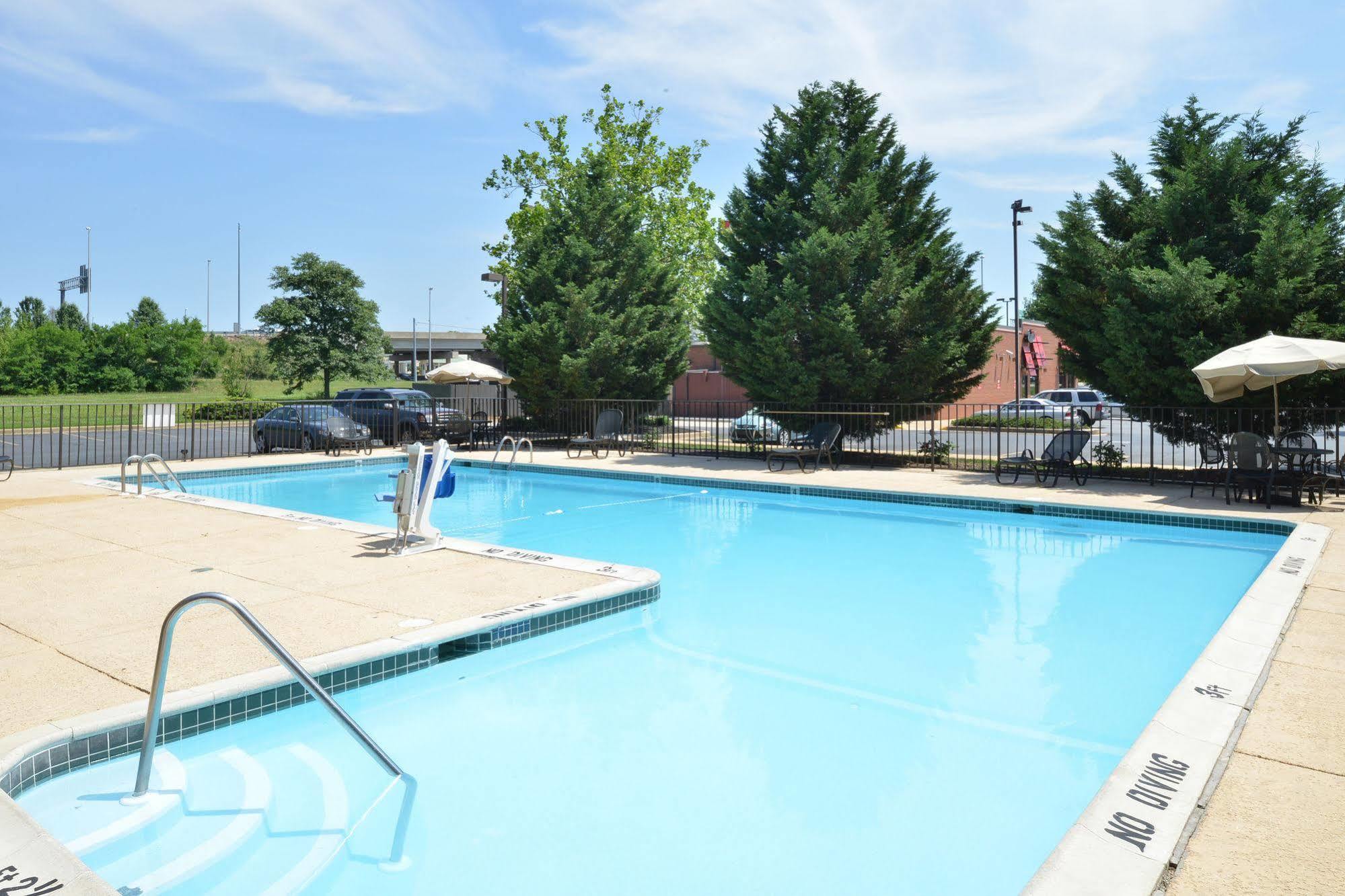 Days Inn By Wyndham Newark Wilmington Luaran gambar