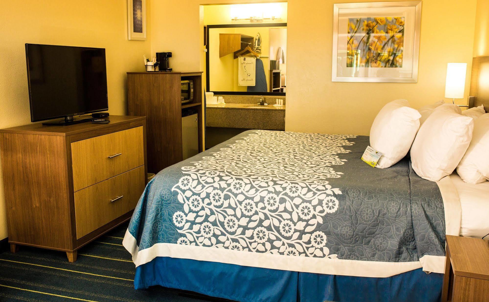 Days Inn By Wyndham Newark Wilmington Luaran gambar