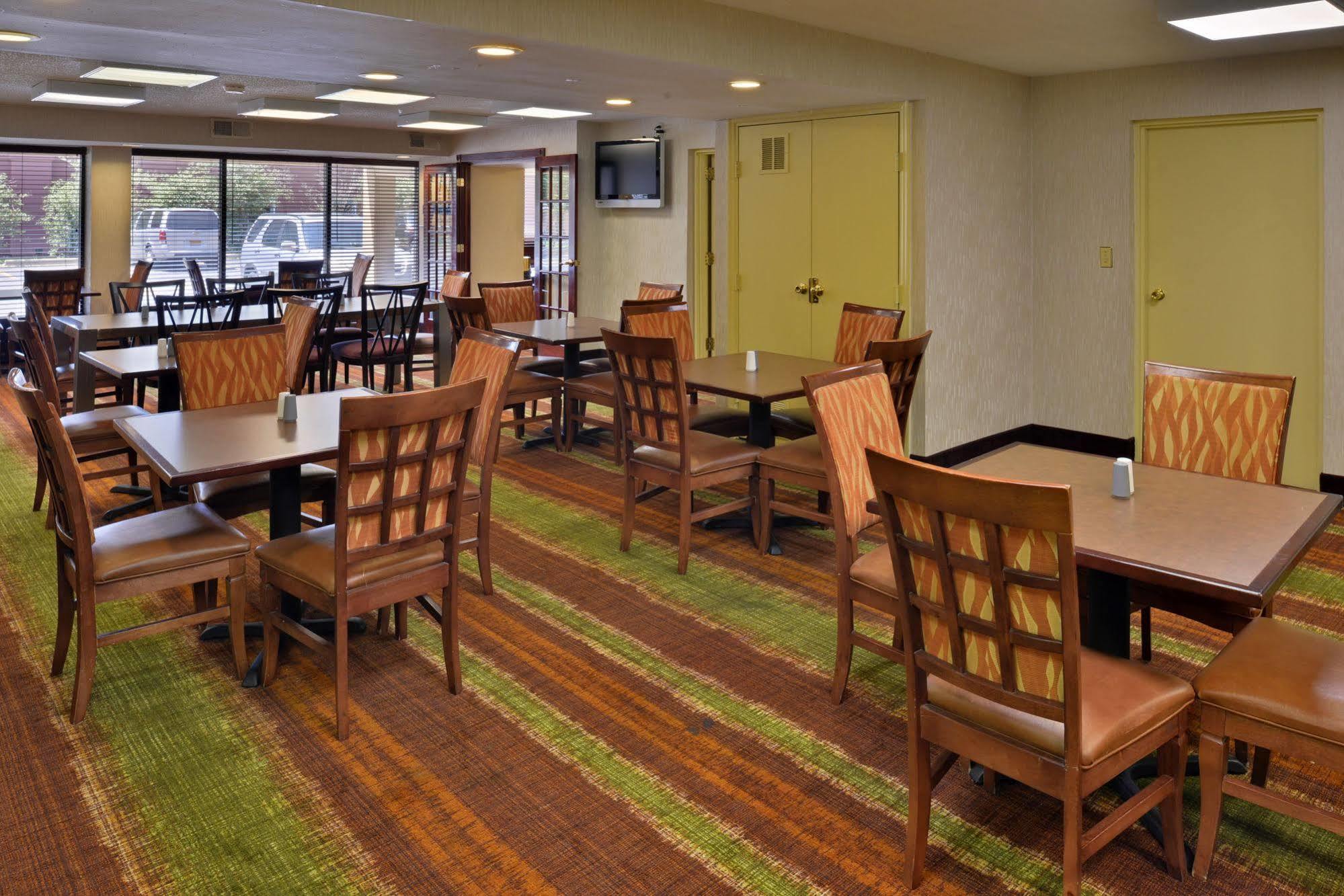 Days Inn By Wyndham Newark Wilmington Luaran gambar