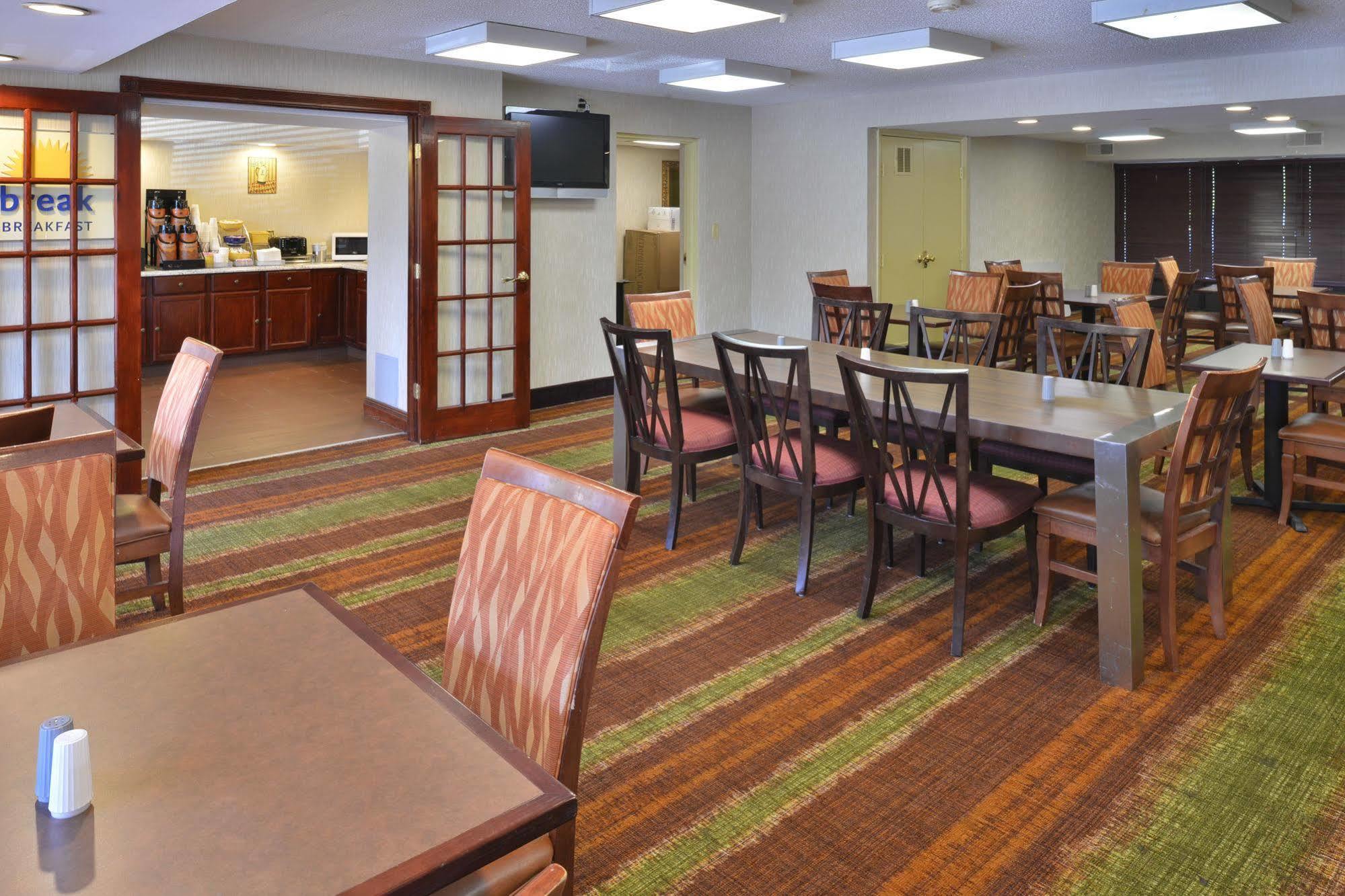 Days Inn By Wyndham Newark Wilmington Luaran gambar