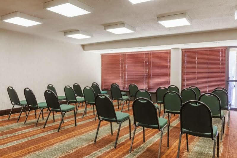 Days Inn By Wyndham Newark Wilmington Luaran gambar